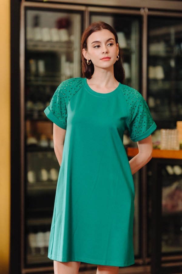 Mamie Eyelet Sleeve Cotton Dress in Kelly Green (XS)