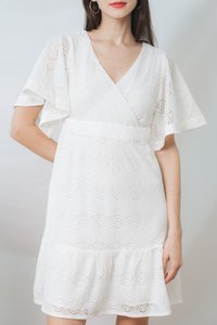 Lorelei Lace Flare Sleeves Dress in White (XS)