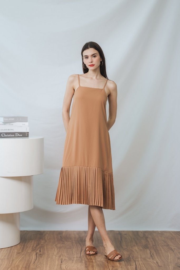 Flo Pleated Midi Dress in Khaki (L)
