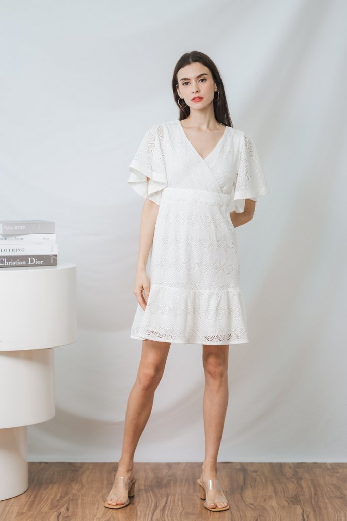 Lorelei Lace Flare Sleeves Dress in White (XS)