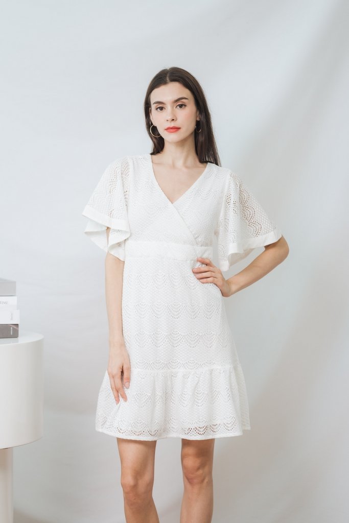 Lorelei Lace Flare Sleeves Dress in White (XS)