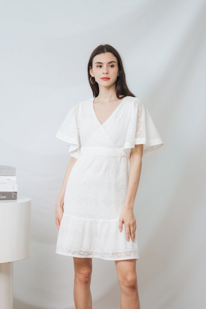 Lorelei Lace Flare Sleeves Dress in White (XS)