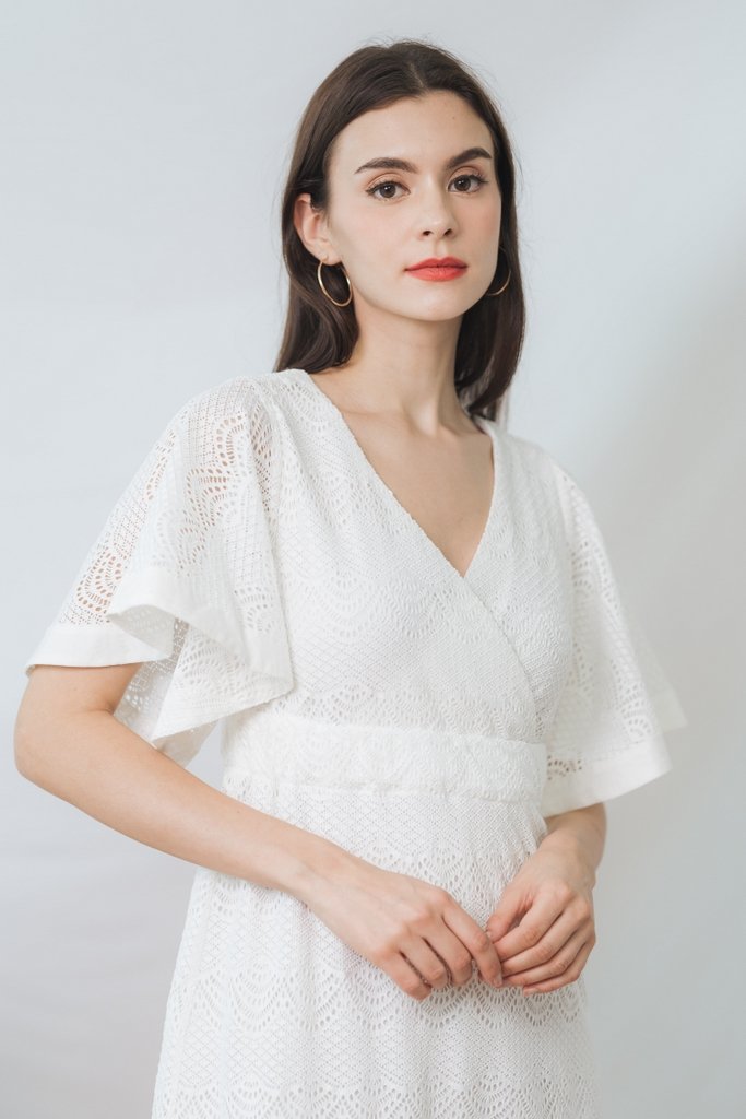 Lorelei Lace Flare Sleeves Dress in White (XS)