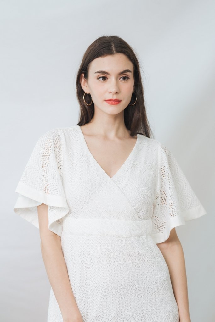 Lorelei Lace Flare Sleeves Dress in White (XS)