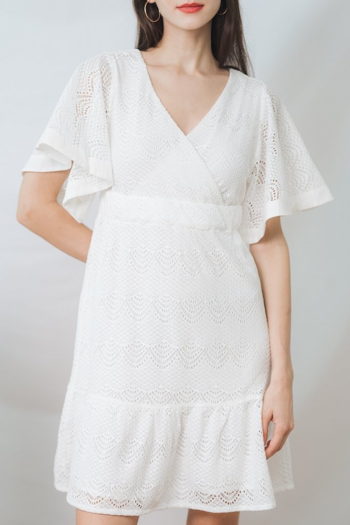 Lorelei Lace Flare Sleeves Dress in White (XS)