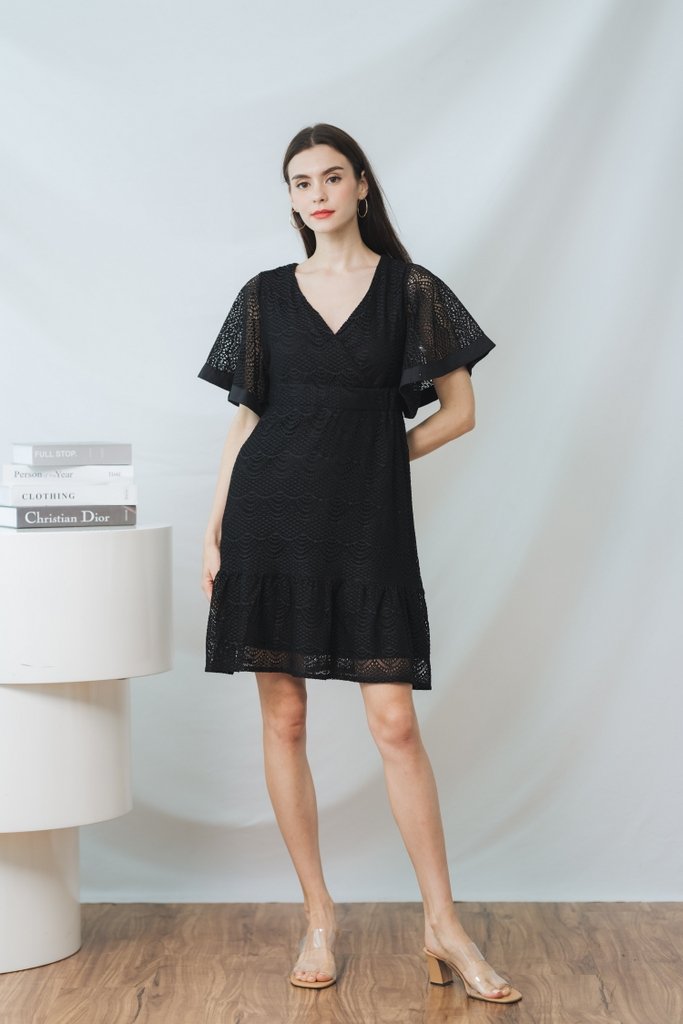 Lorelei Lace Flare Sleeves Dress in Black (XS)