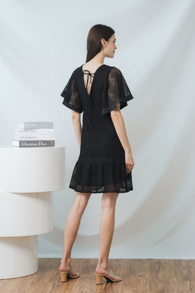 Lorelei Lace Flare Sleeves Dress in Black (XS)