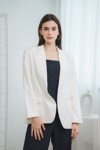 Annette Tailored Blazer in White (L)