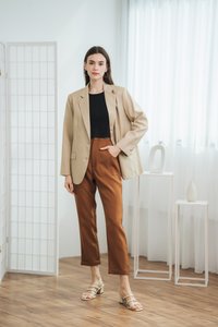 Annette Tailored Blazer in Khaki (L)