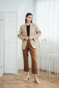 Annette Tailored Blazer in Khaki (L)
