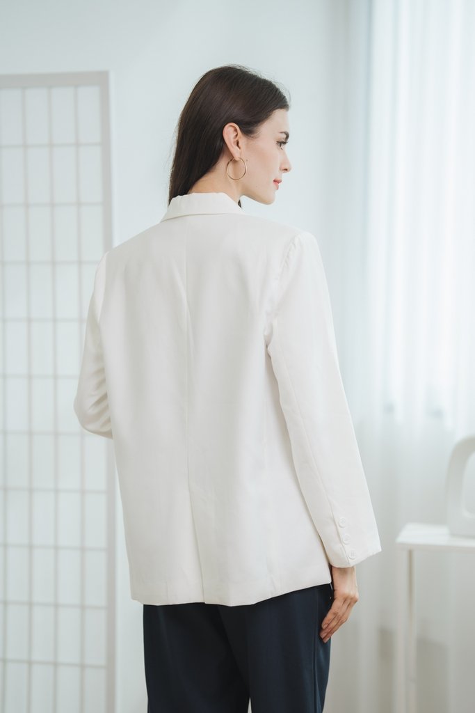 Annette Tailored Blazer in White (L)