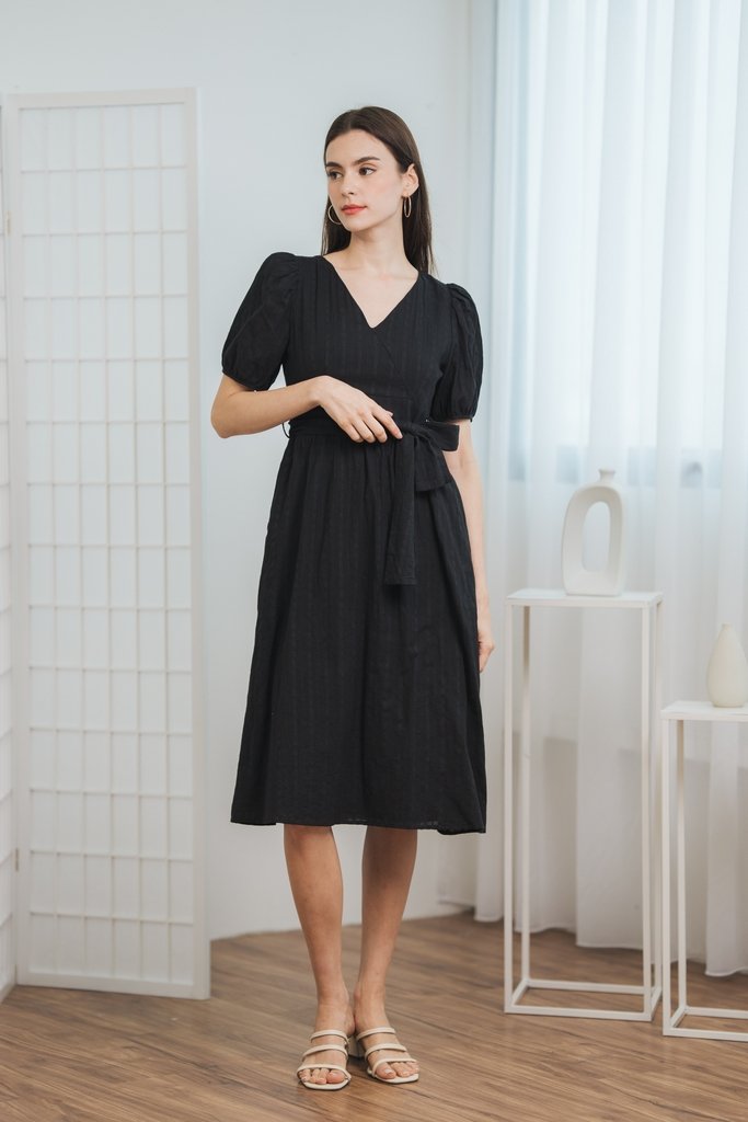 Hera Puff Sleeve Midi Dress in Black (XS)