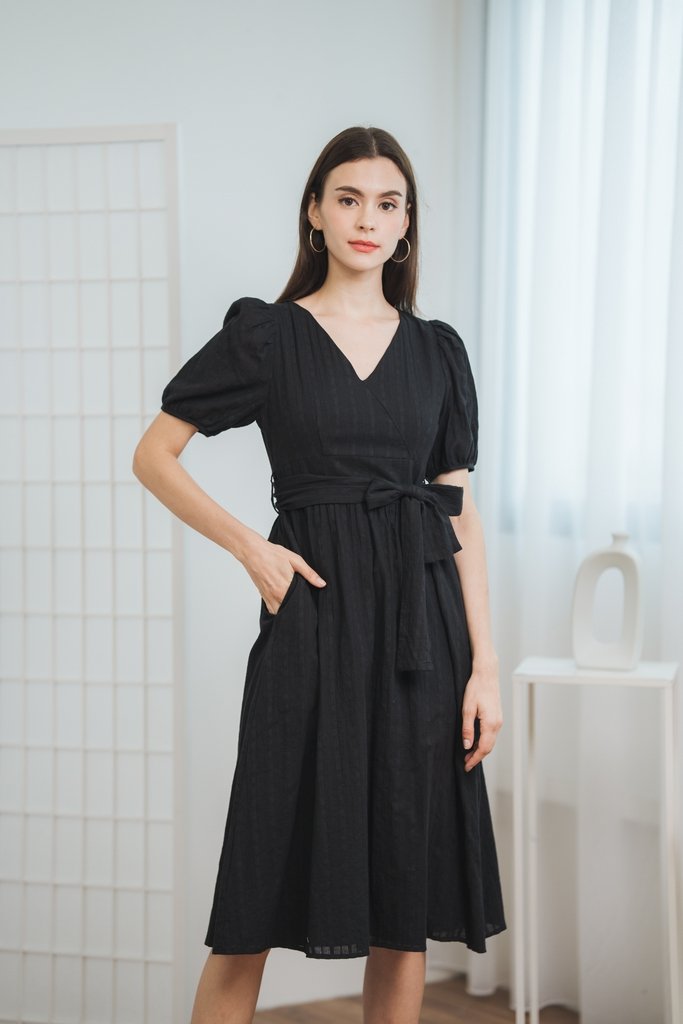 Hera Puff Sleeve Midi Dress in Black (XS)