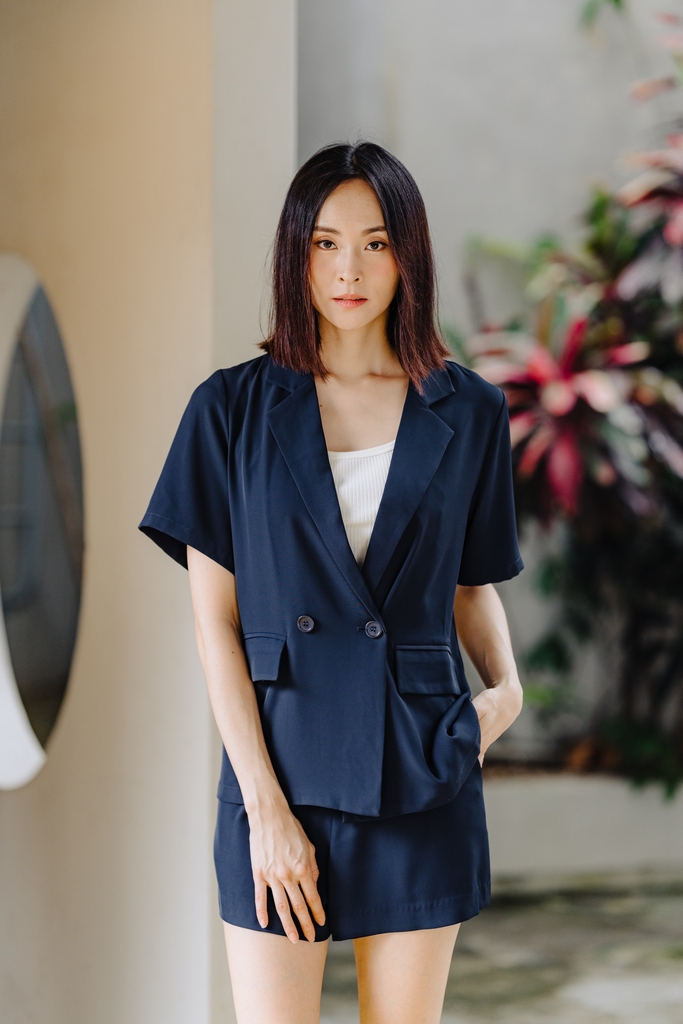 Cut discount sleeve blazer