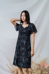 Liliana Printed Ruched Midi Dress in Black (XS)