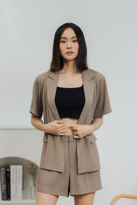 Yara High Waisted Short in Khaki (XS)