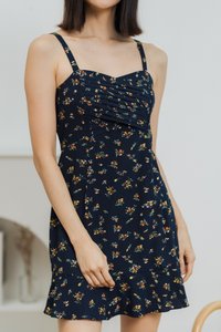 Danna Pleated Floral Dress in Navy (XS)
