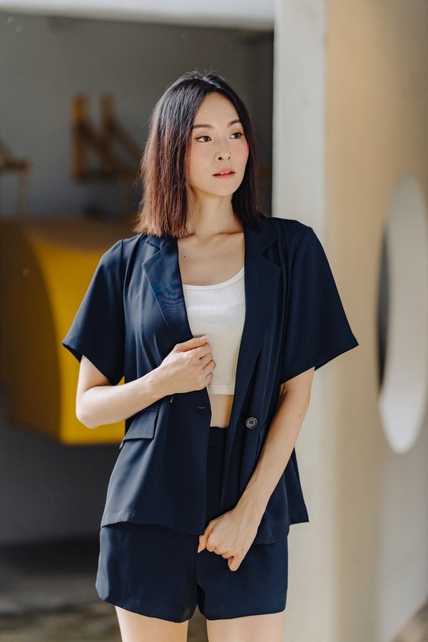 Yara High Waisted Short in Navy (XS)
