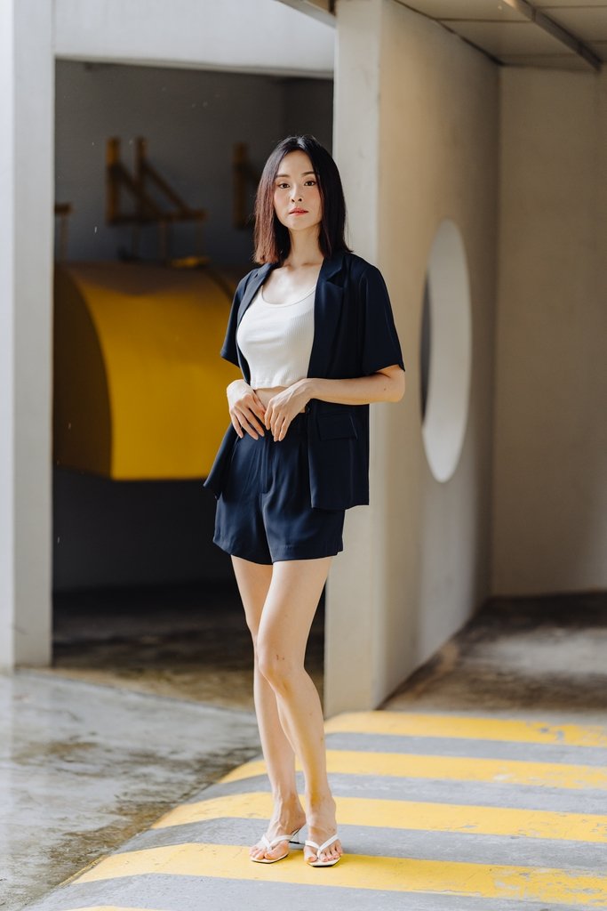 Yara High Waisted Short in Navy (XS)
