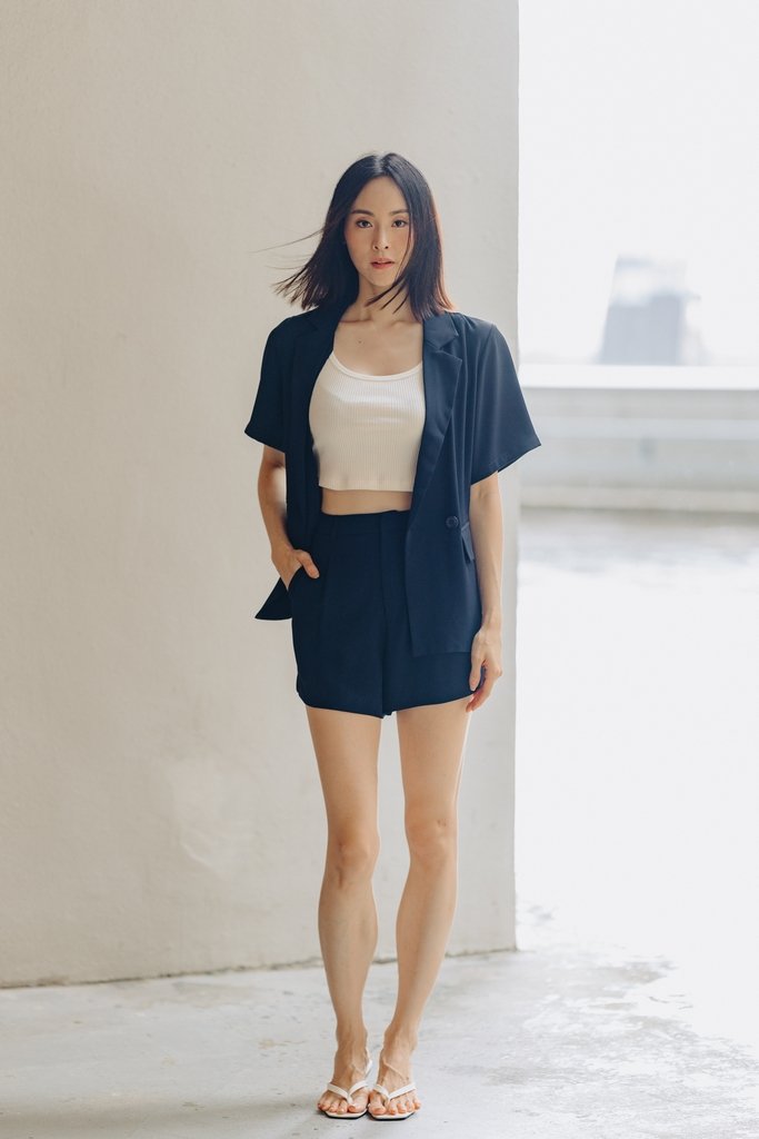 Yara High Waisted Short in Navy (XS)