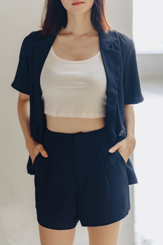 Yara High Waisted Short in Navy (XS)
