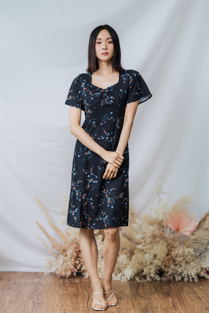 Liliana Printed Ruched Midi Dress in Black (XS)