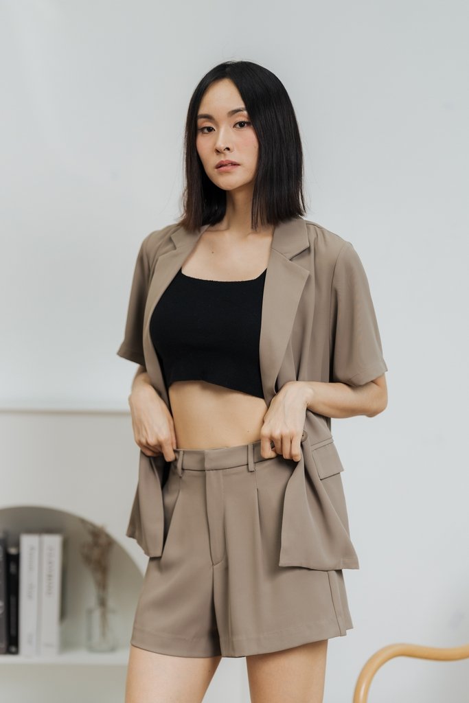 Yara High Waisted Short in Khaki (XS)