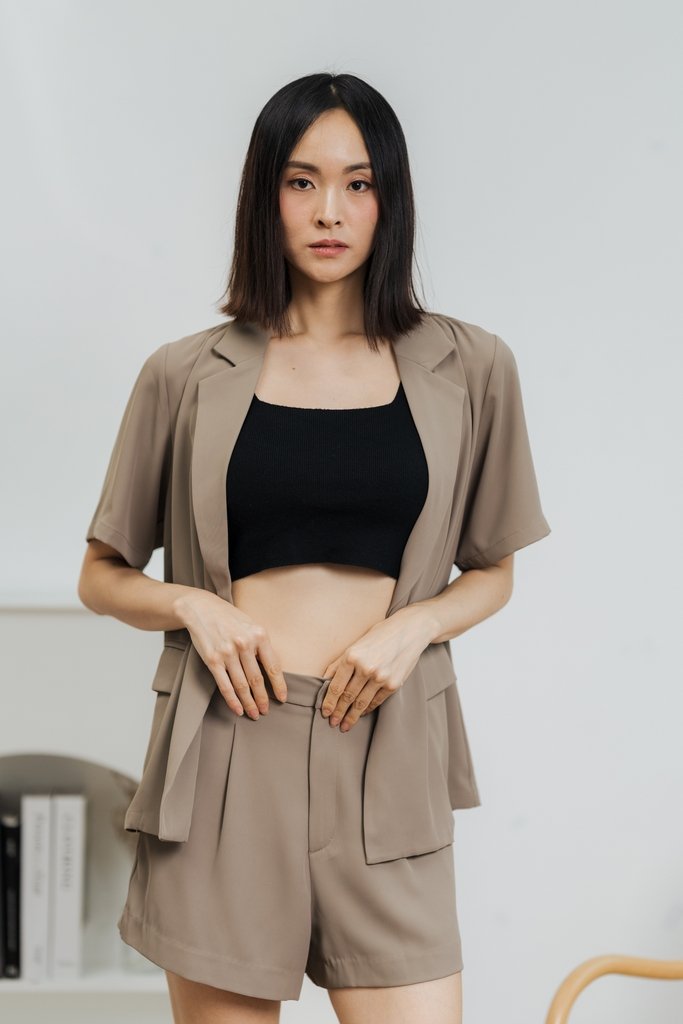 Yara High Waisted Short in Khaki (XS)