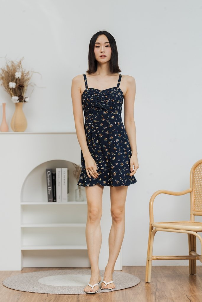 Danna Pleated Floral Dress in Navy (XS)