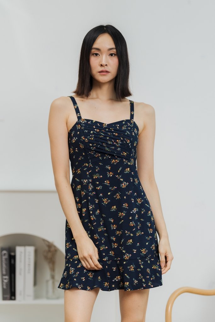 Danna Pleated Floral Dress in Navy (XS)