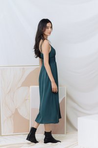 Zilpah Smocked Waist Maxi Dress in Forest