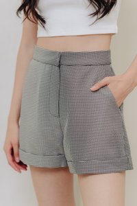 Aubree Houndstooth Tailored Short in Black (XS)