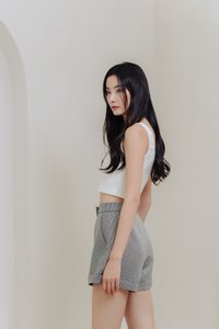 Aubree Houndstooth Tailored Short in Black (XS)