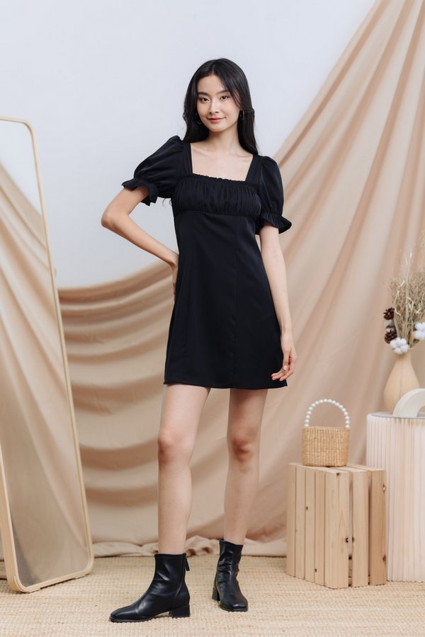 Ella Ruched Dress in Black (XS)