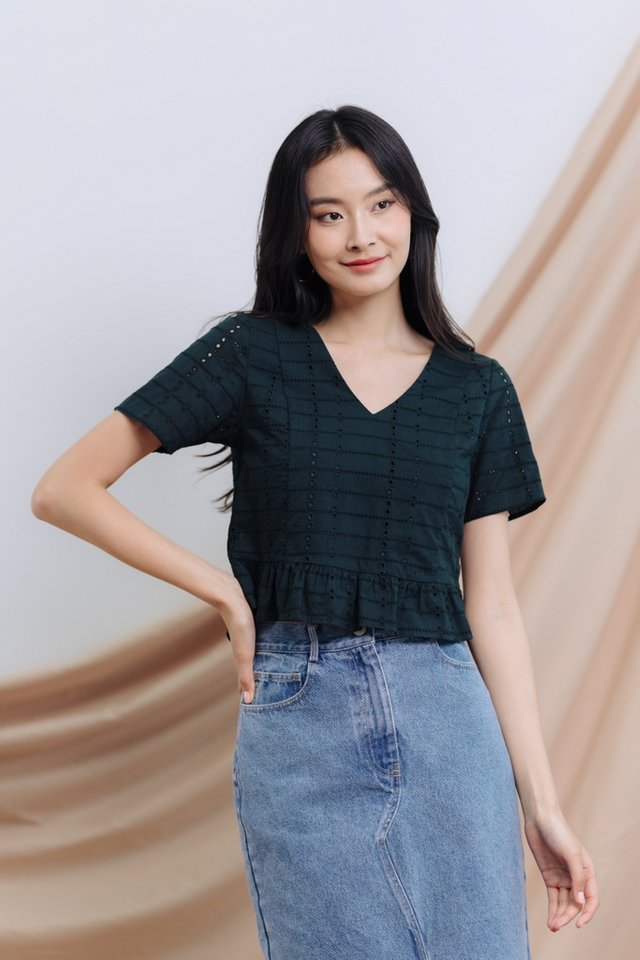 Nat Eyelet Top in Forest