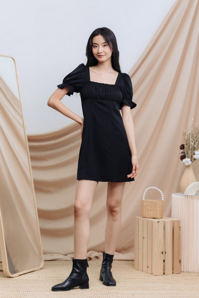 Ella Ruched Dress in Black (XS)