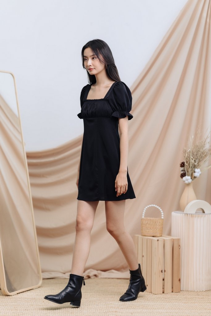 Ella Ruched Dress in Black (XS)