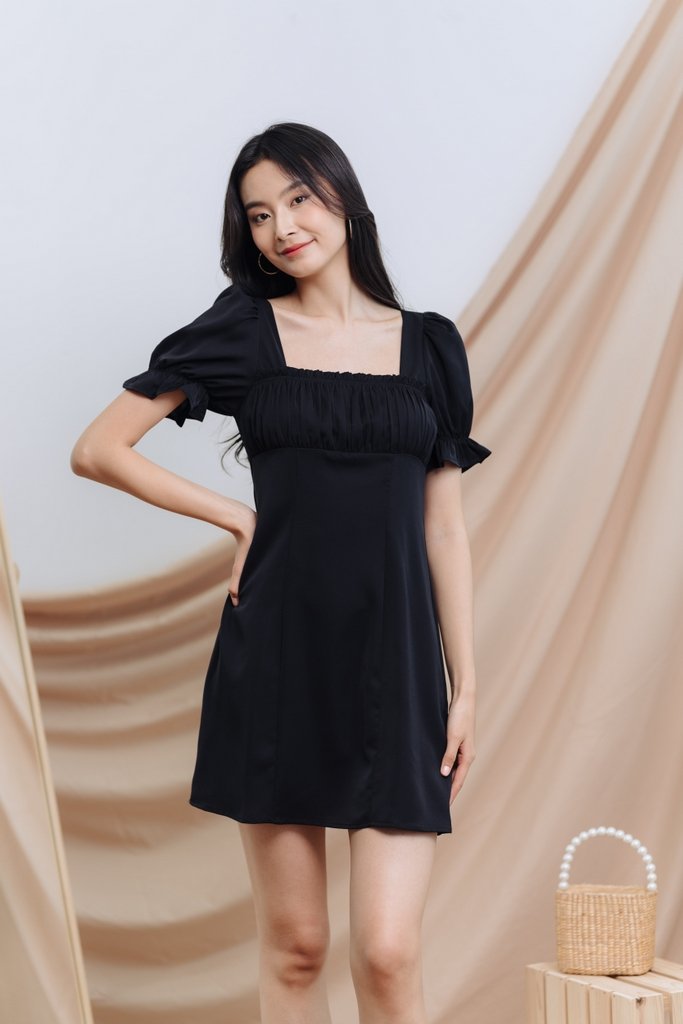 Ella Ruched Dress in Black (XS)