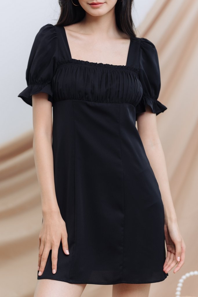 Ella Ruched Dress in Black (XS)