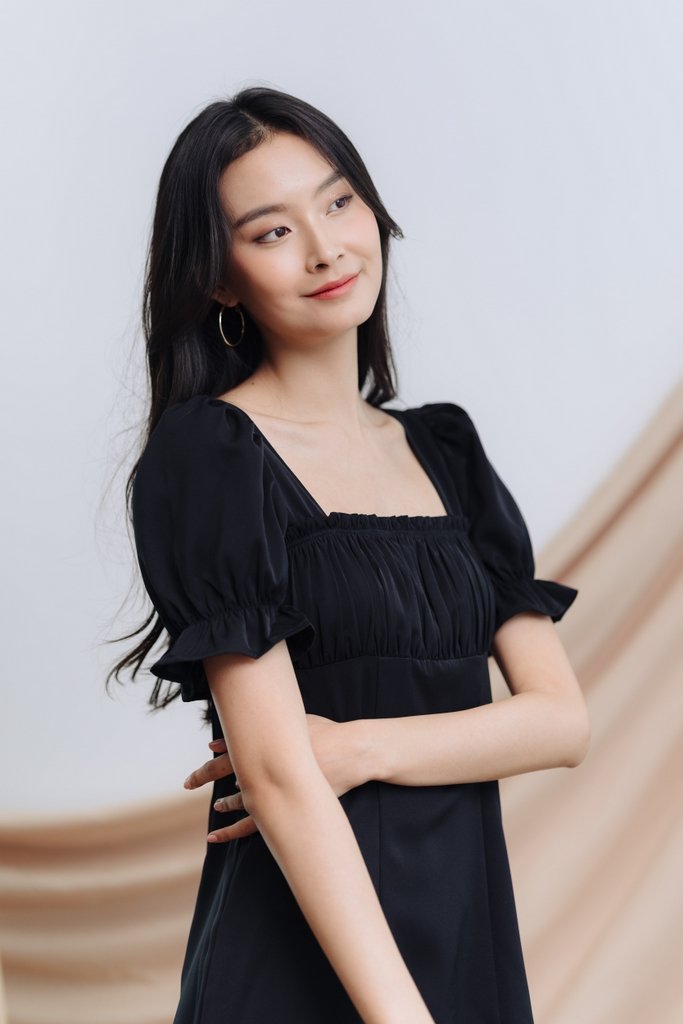 Ella Ruched Dress in Black (XS)