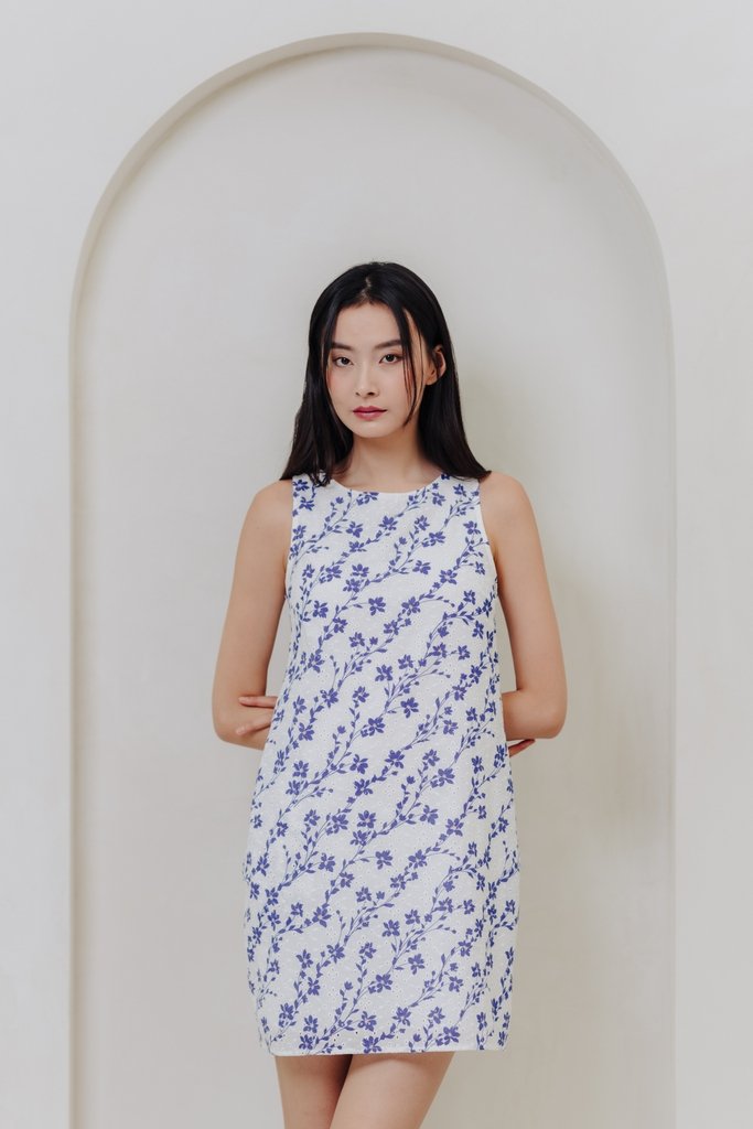 Evalina Eyelet Sleeveless Dress in Navy (M)