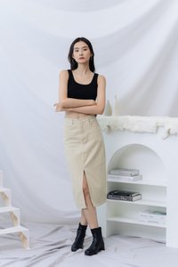 Calla Basic Ribbed Tank Top in Black