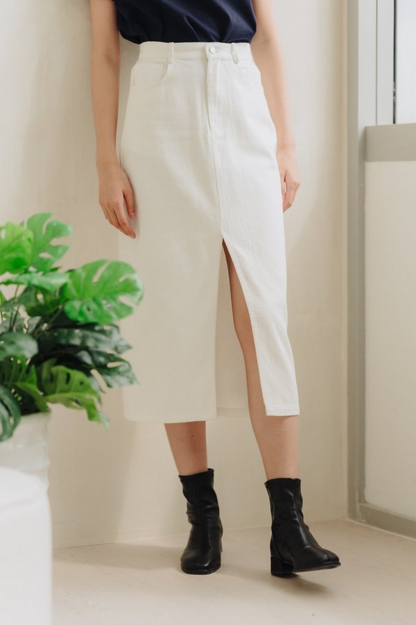Bronte Front Slit Denim Maxi Skirt in White (XS)