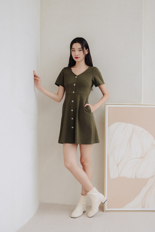 Wynter Buttons Cotton Dress in Olive