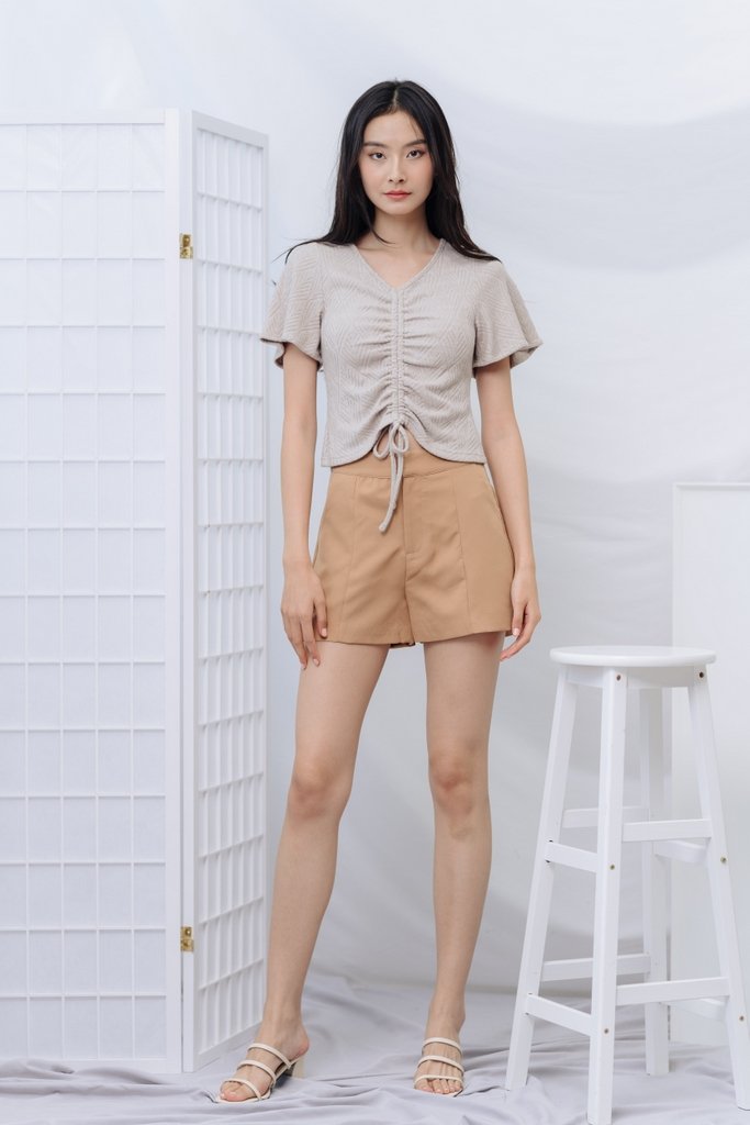 Beverly Pocket Shorts in Coffee