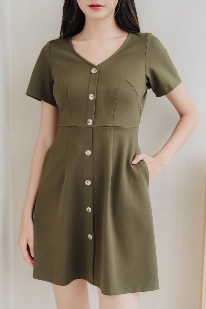 Wynter Buttons Cotton Dress in Olive (XS)