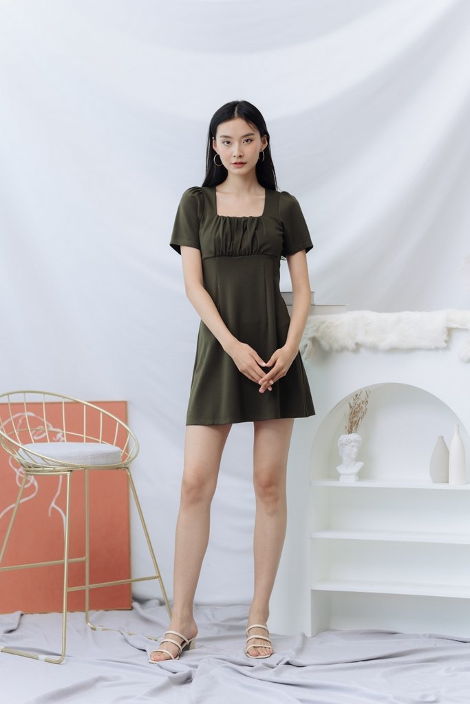Ari Ruched Cotton Dress in Olive(M)