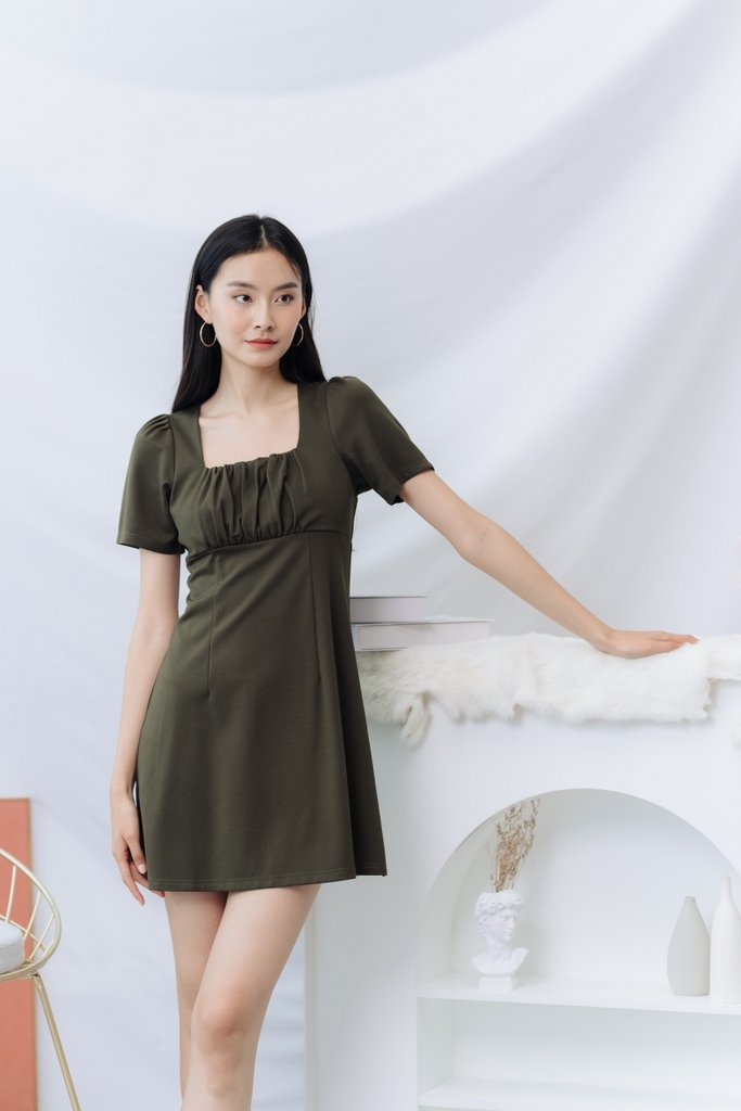 Ari Ruched Cotton Dress in Olive(M)