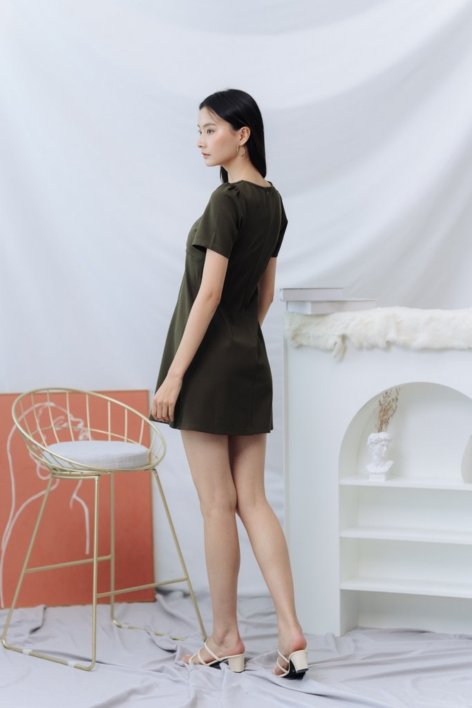 Ari Ruched Cotton Dress in Olive(M)