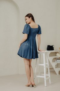 Bonnie Flare Sleeve Pleated Dress in Blue (XS)
